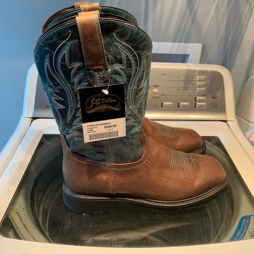 Brand new with tags Mens boots size 12EE(wide)
